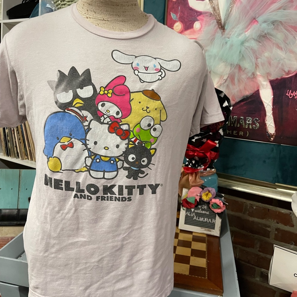 HELLO KITTY AND FRIENDS PINK MENS SHIRT SIZE L NEW Japan Cute Kawaii